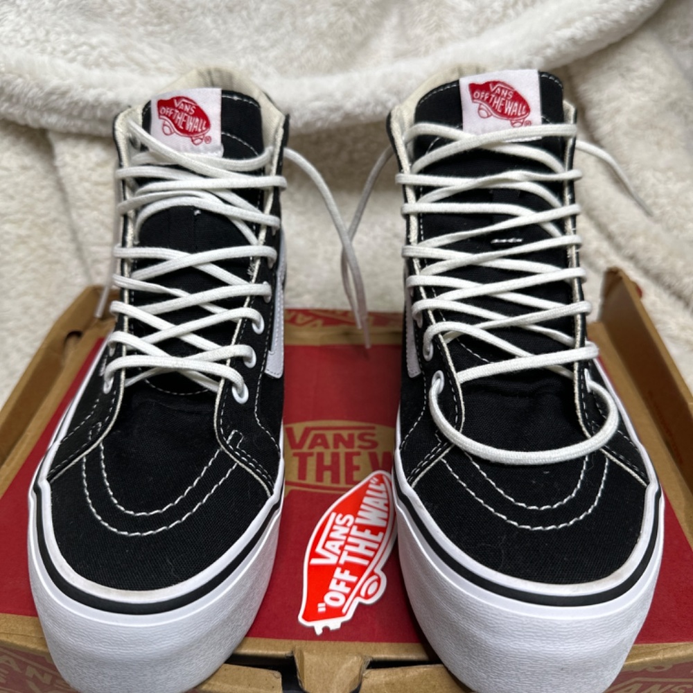 Vans - Picture 8 of 8